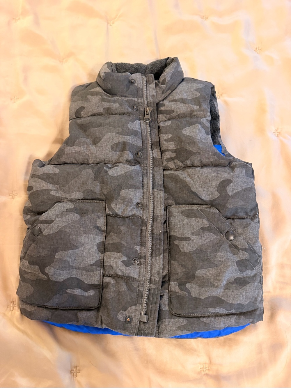GAP Gray Camo Reversible Puffer Vest with Blue Lining